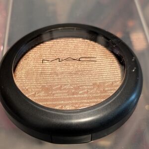 MAC Cosmetics Gold Highlighter Radiant Glow